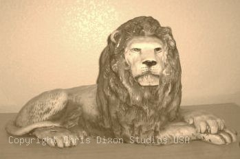 Lion Statue 26x12