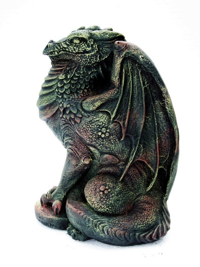 Dragon Sitting 11x8 L