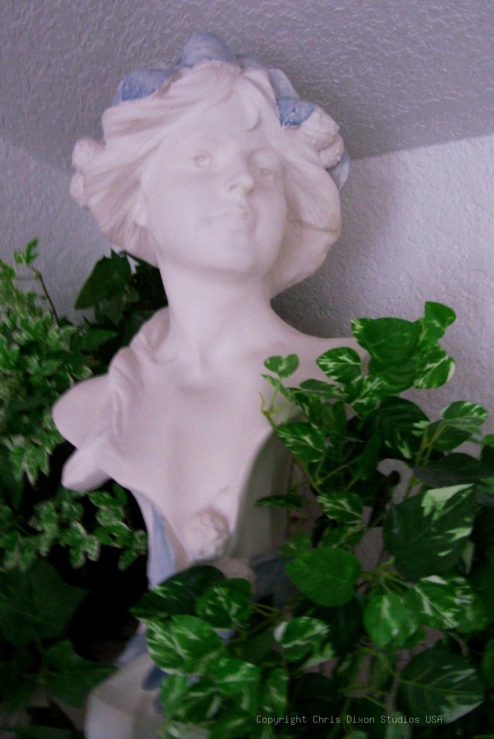 Bust Lady Flowers 10x202