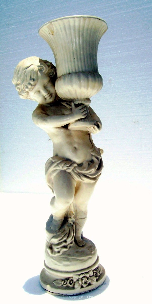 Cherub With Urn 22x7