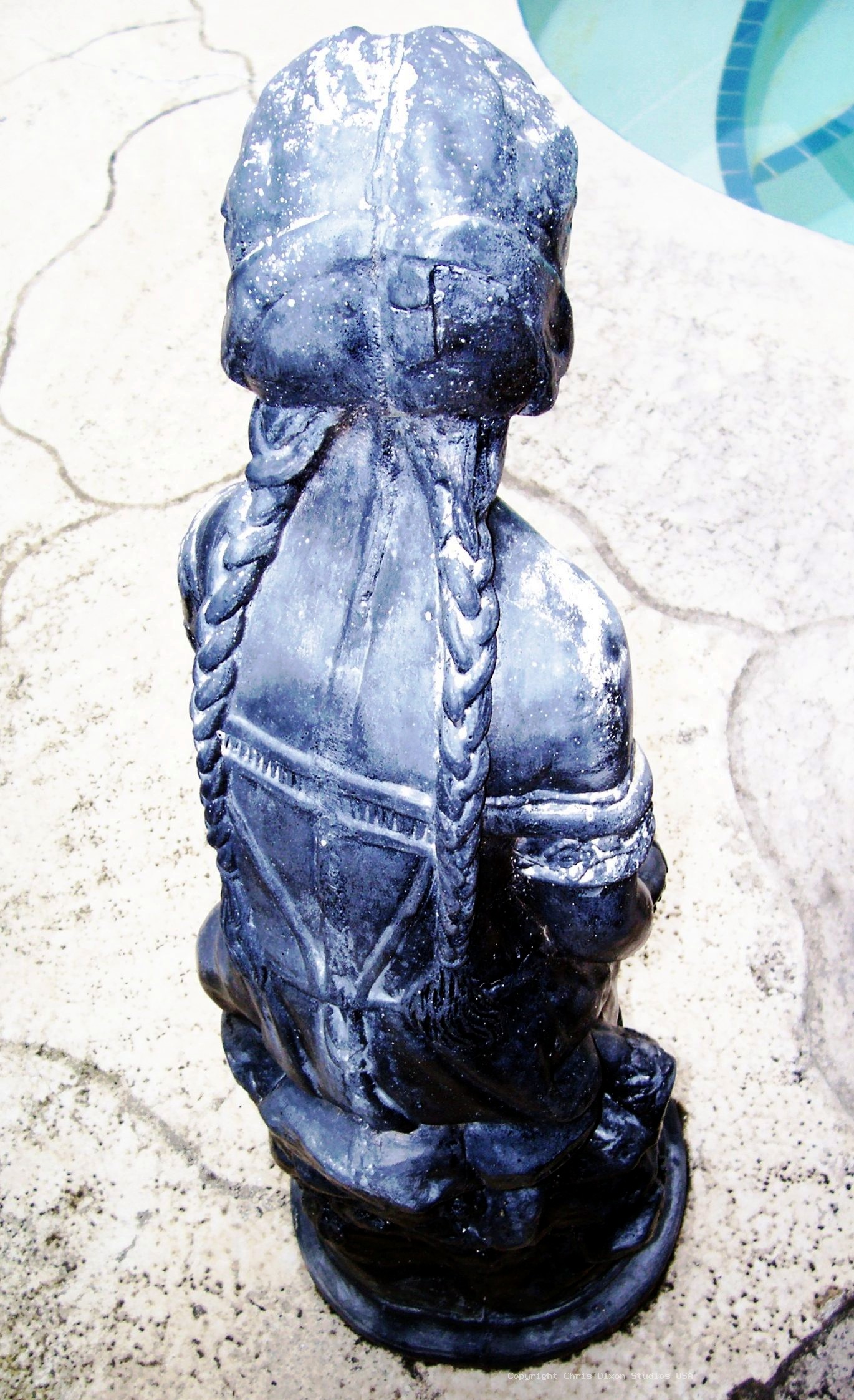 Maiden Sitting Garden Dkbronze Back12x35