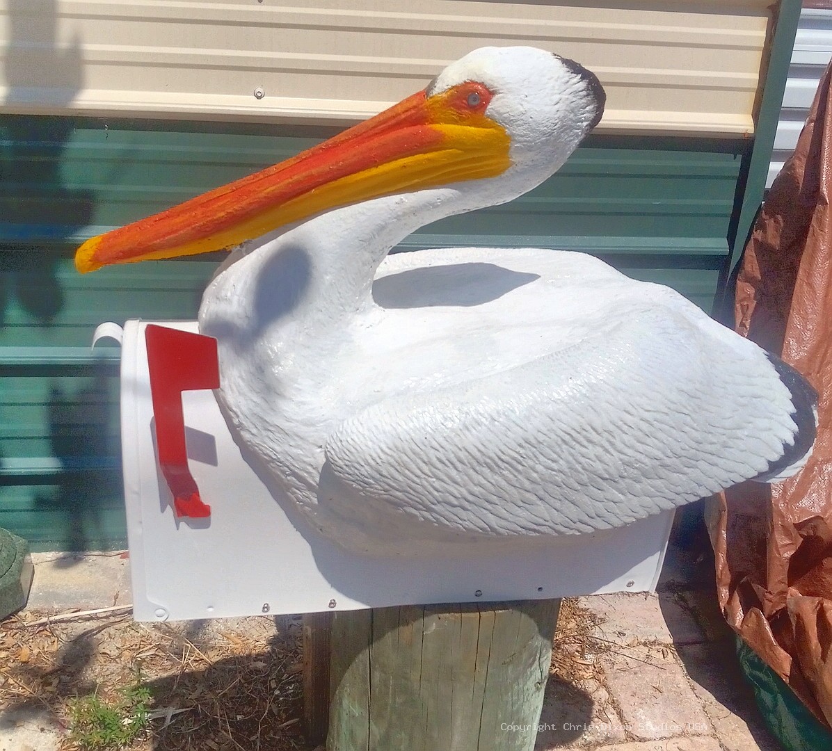 White Pelican LgWhite Mailbox155